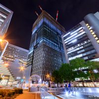 建設中の大阪梅田ツインタワーズサウスの夜景